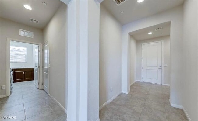 Building Photo - 1029 Via Gandalfi