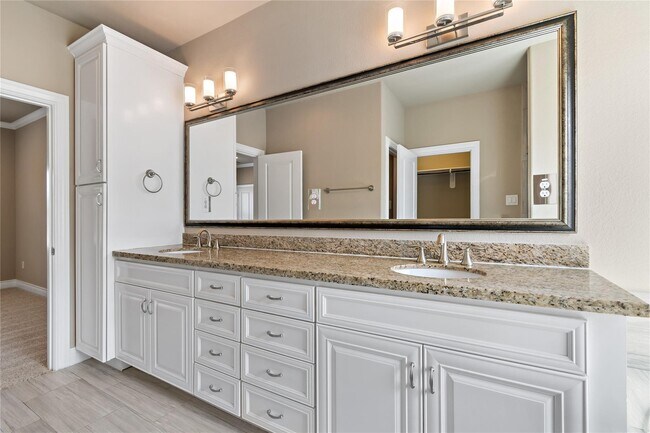 Building Photo - 4312 Dickson St