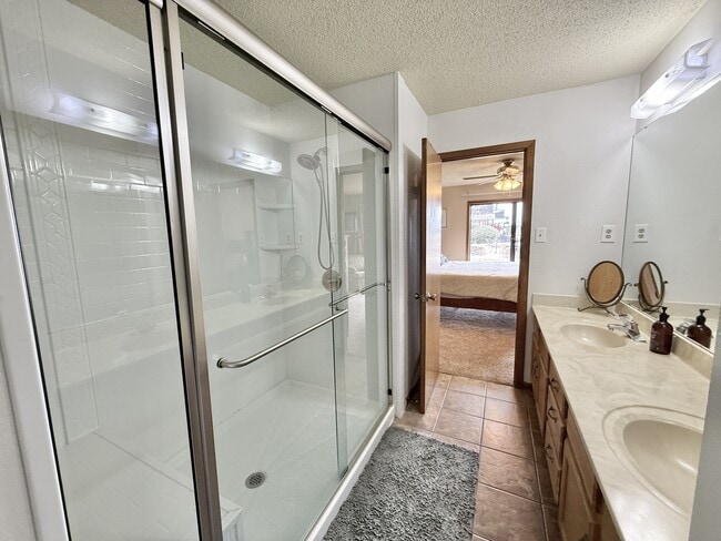 Building Photo - 5371 Central Ave