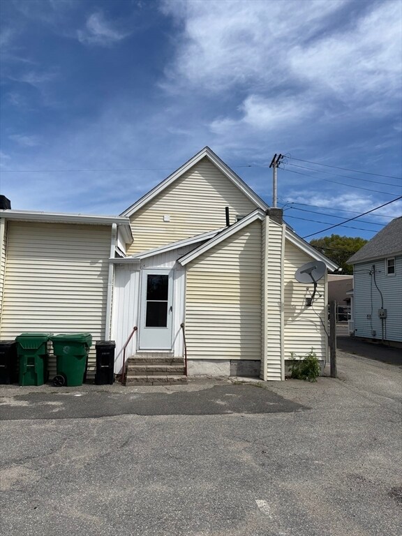 Building Photo - 14 Sheridan St