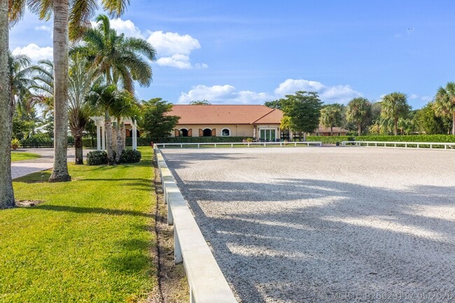 Building Photo - 14943 Paddock Dr