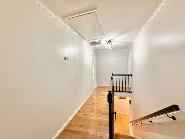 Building Photo - **OFFERING RENT PROMOTION FOR FIRST 6 MONT...