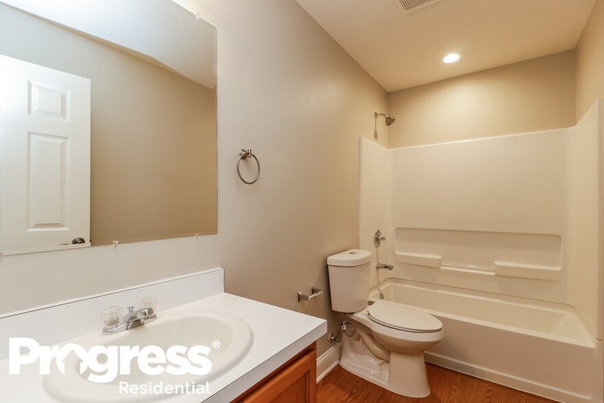 Building Photo - 18906 Parapet Pl