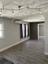Building Photo - 20 Saint Charles St