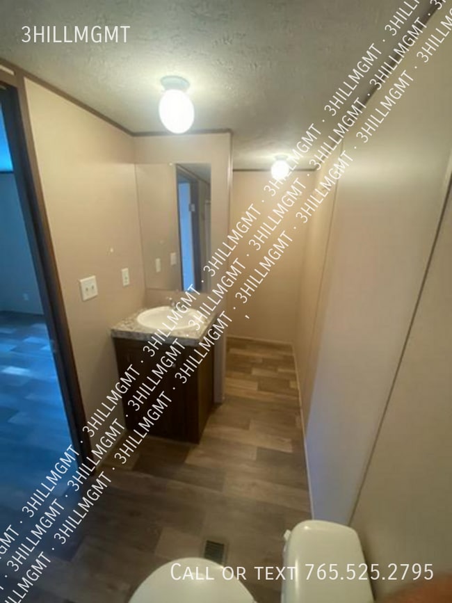 Building Photo - 5600 W Kilgore Ave