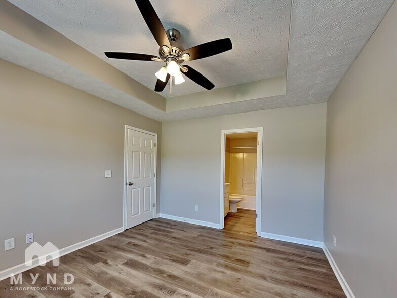 Building Photo - 721 Wildwood Dr