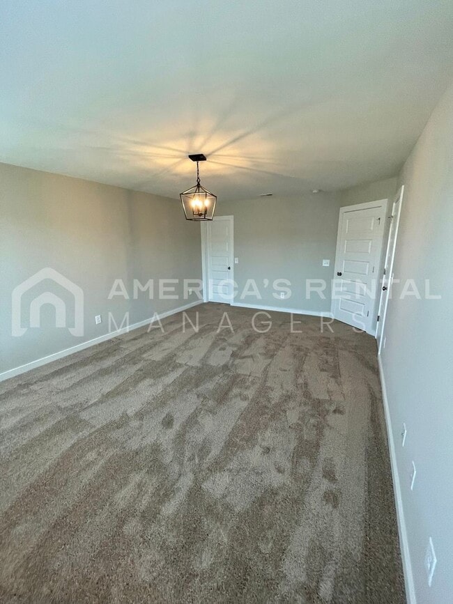 Building Photo - 286 Shiloh Creek Dr