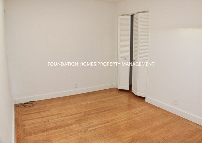 Building Photo - Dreamy Sleepy Hollow Single Story Mid-Cent...