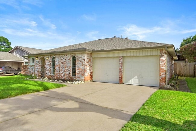 Building Photo - 826 Seacliff Dr
