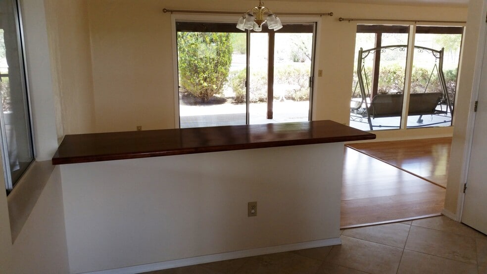 Building Photo - 9291 E Shonto Ln