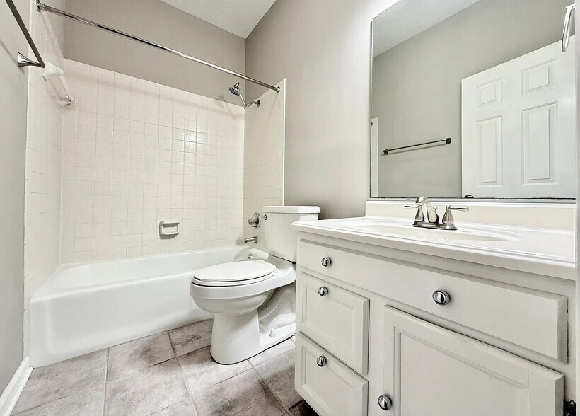 Building Photo - 4013 Heather Ct