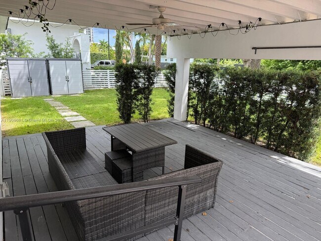 Building Photo - 245 189th Terrace