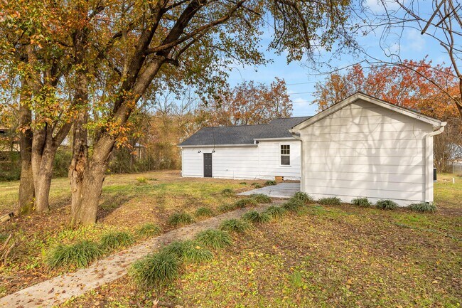 Building Photo - 1531 Wilson Rd