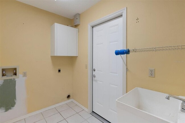 Building Photo - 3845 Garnet Dr