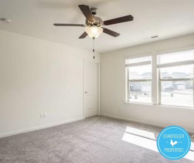 Building Photo - 5830 Crestlawn Ct