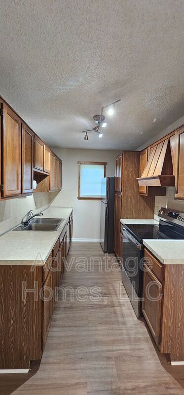 Building Photo - 9926 W 88th Terrace