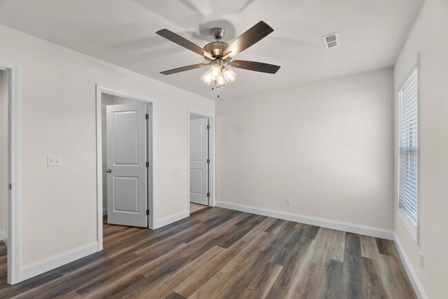 Building Photo - Highland Point Dr 849/851