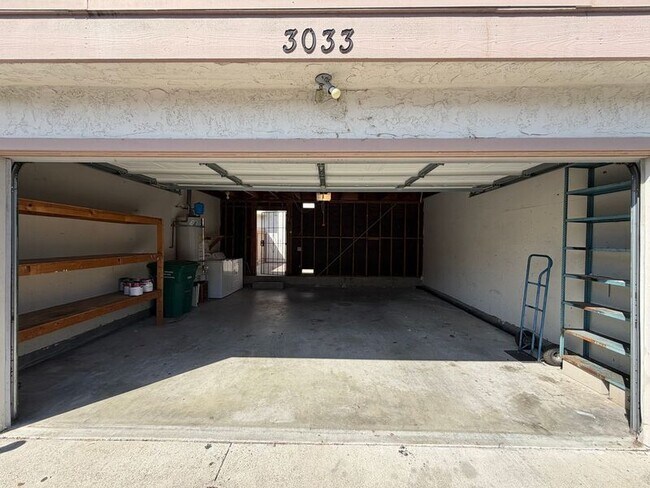 Building Photo - 3033 Via Sabinas
