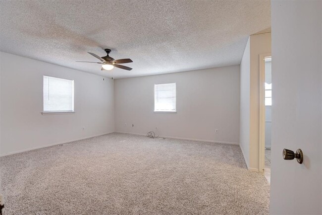 Building Photo - 524 Sherwood Ln