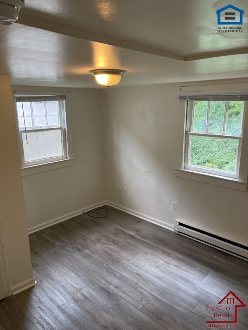 Building Photo - 4324 Grand Ave