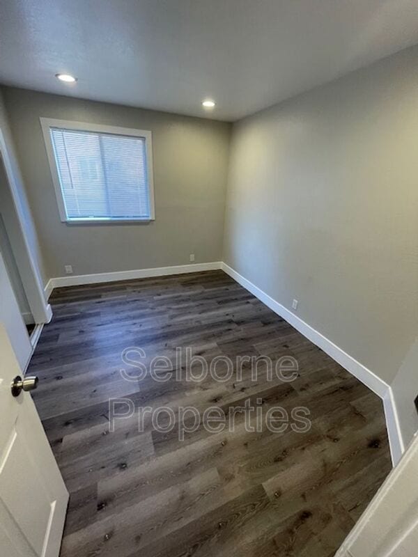 Building Photo - 1946 E 20th St