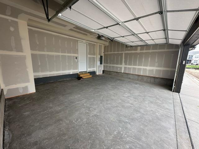 Building Photo - 4190 S Park Dr