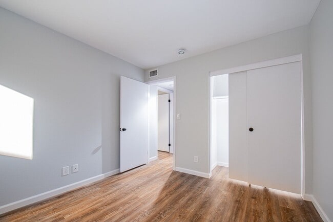 Building Photo - Fully Remodeled Townhouse in Gated Gardena...