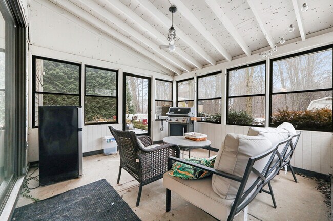 Patio Room - 1098 Big Valley Dr