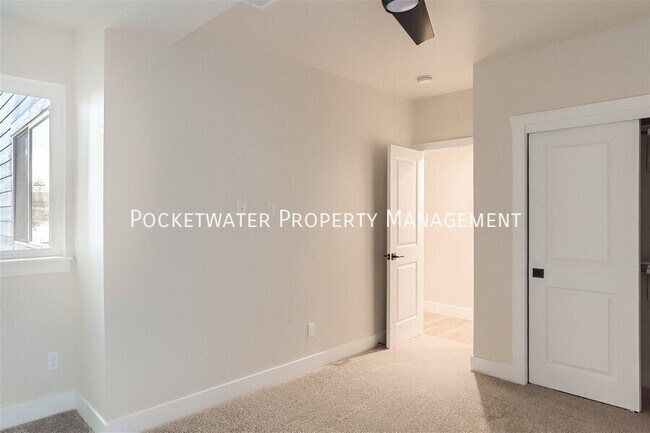 Building Photo - 1349 Baker St