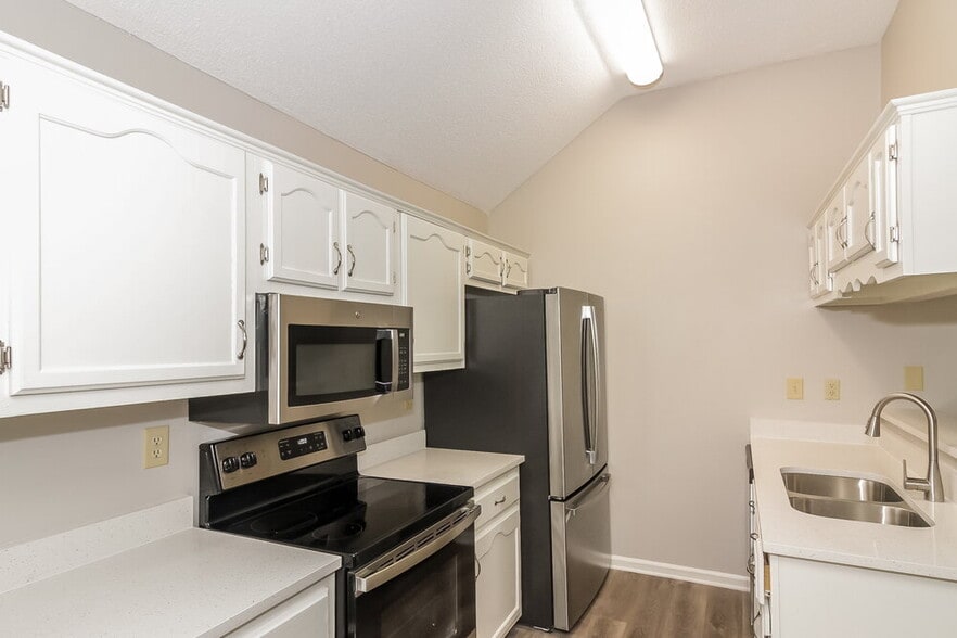 Building Photo - 1124 Dove Hollow Cir E