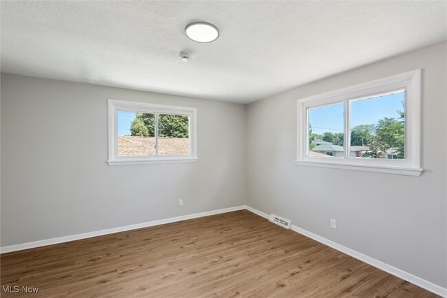 Building Photo - 5951 Marra Dr