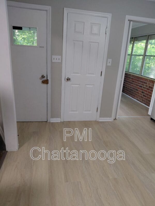 Building Photo - 3705 Crestview Pl