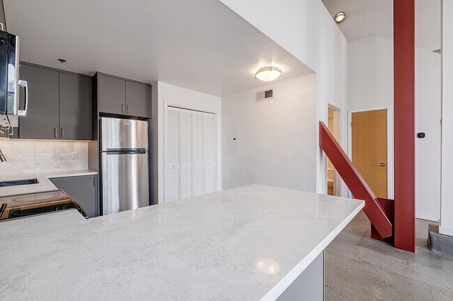 Building Photo - 701 Minnesota St