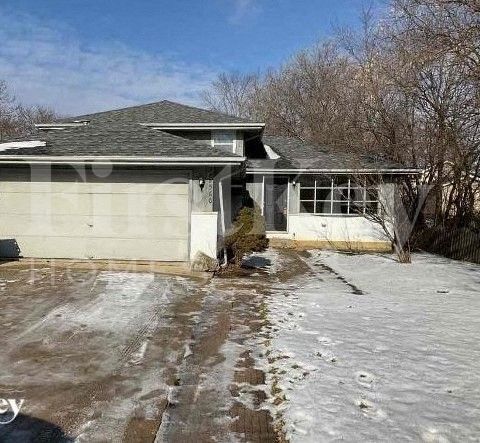 Building Photo - 28W560 Bolles Ave