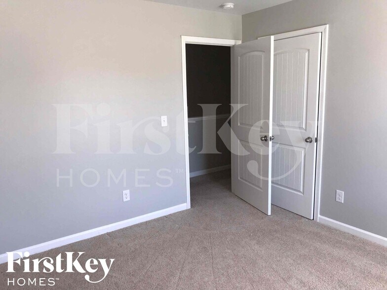 Building Photo - 5519 Luther Ct