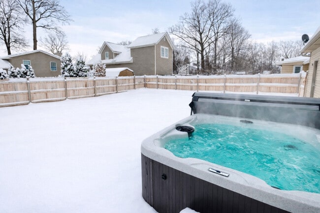 Building Photo - 185 Heights Ave