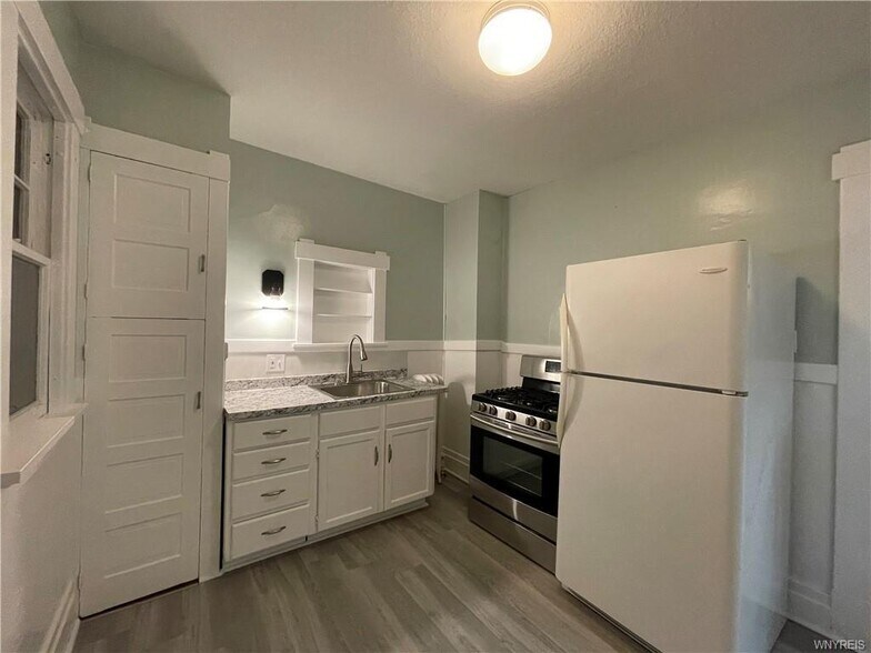 Kitchen - 9 Bewley Pkwy