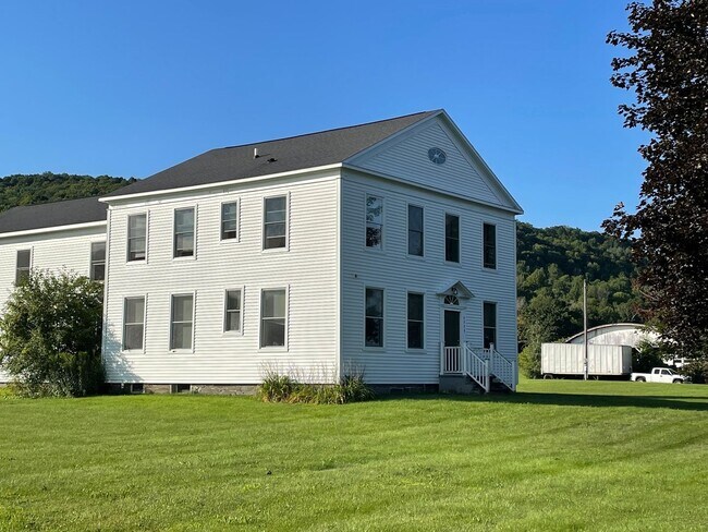 Building Photo - Big Stuff House