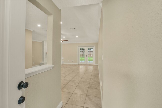 Building Photo - 21211 Park Mt Dr