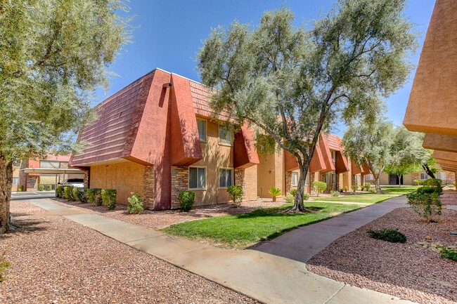 Building Photo - 5240 Indian River Dr