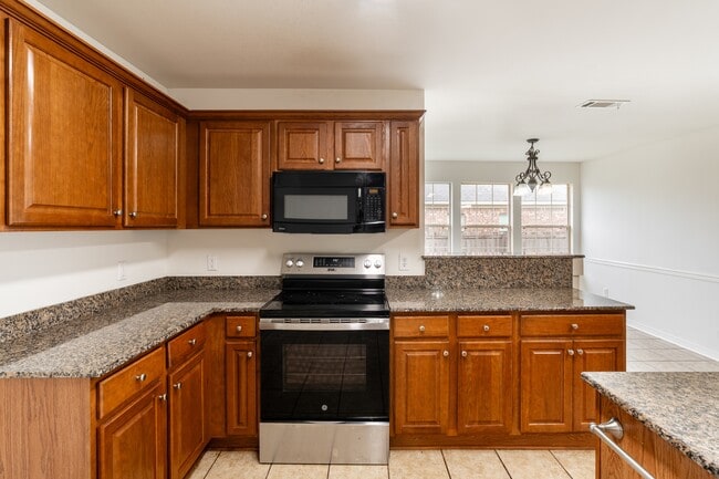 Building Photo - 1375 Selby Phillips Dr