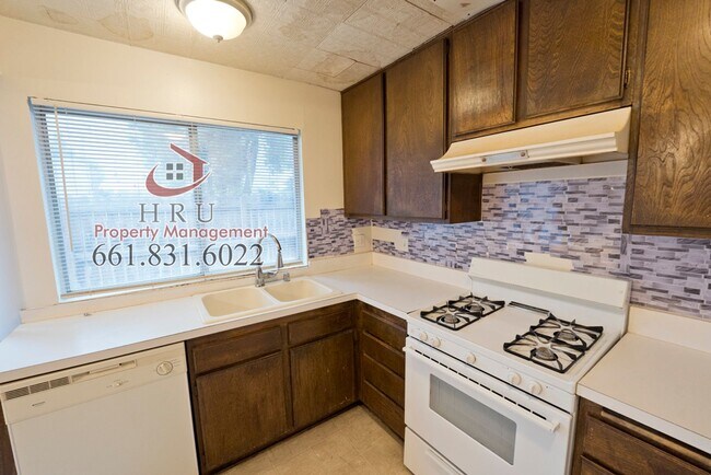 Building Photo - SW- condo 3bed-1.5 bath