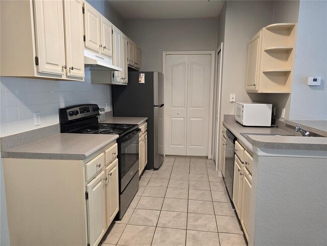 Building Photo - 5807 Legacy Crescent Pl