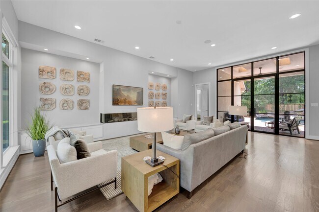 Building Photo - 19 Acorn Cluster Ct