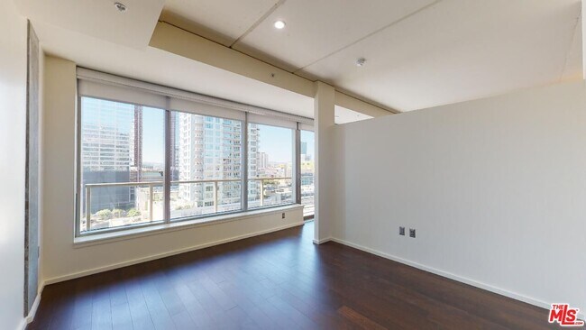 Building Photo - 1155 S Grand Ave