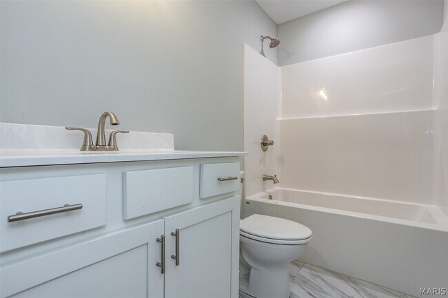 Building Photo - 652 N Kansas St