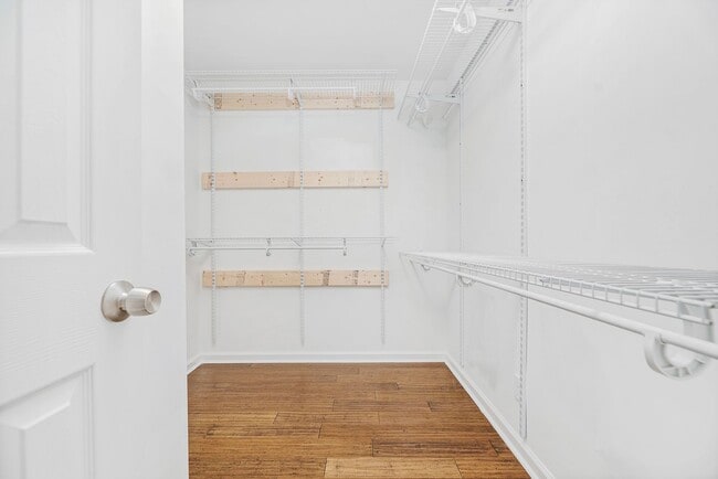 Building Photo - (Coming Soon) Renovated Home just minutes from Uptown!