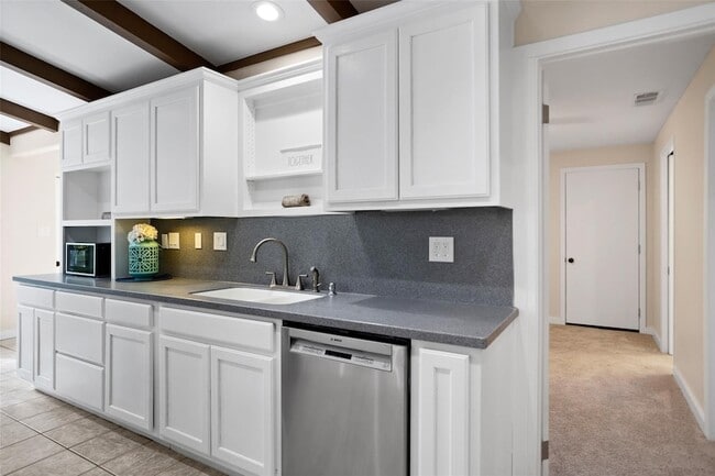 Building Photo - 8735 S Monticello Cir