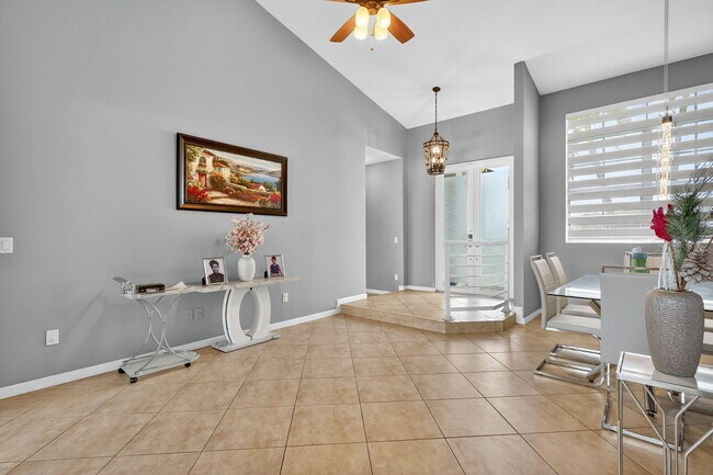 Building Photo - 1971 SW Breezeway St