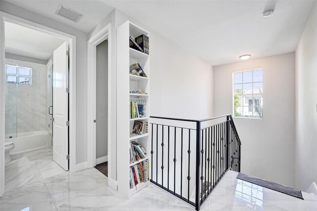 Building Photo - 3534 Forest View Cir